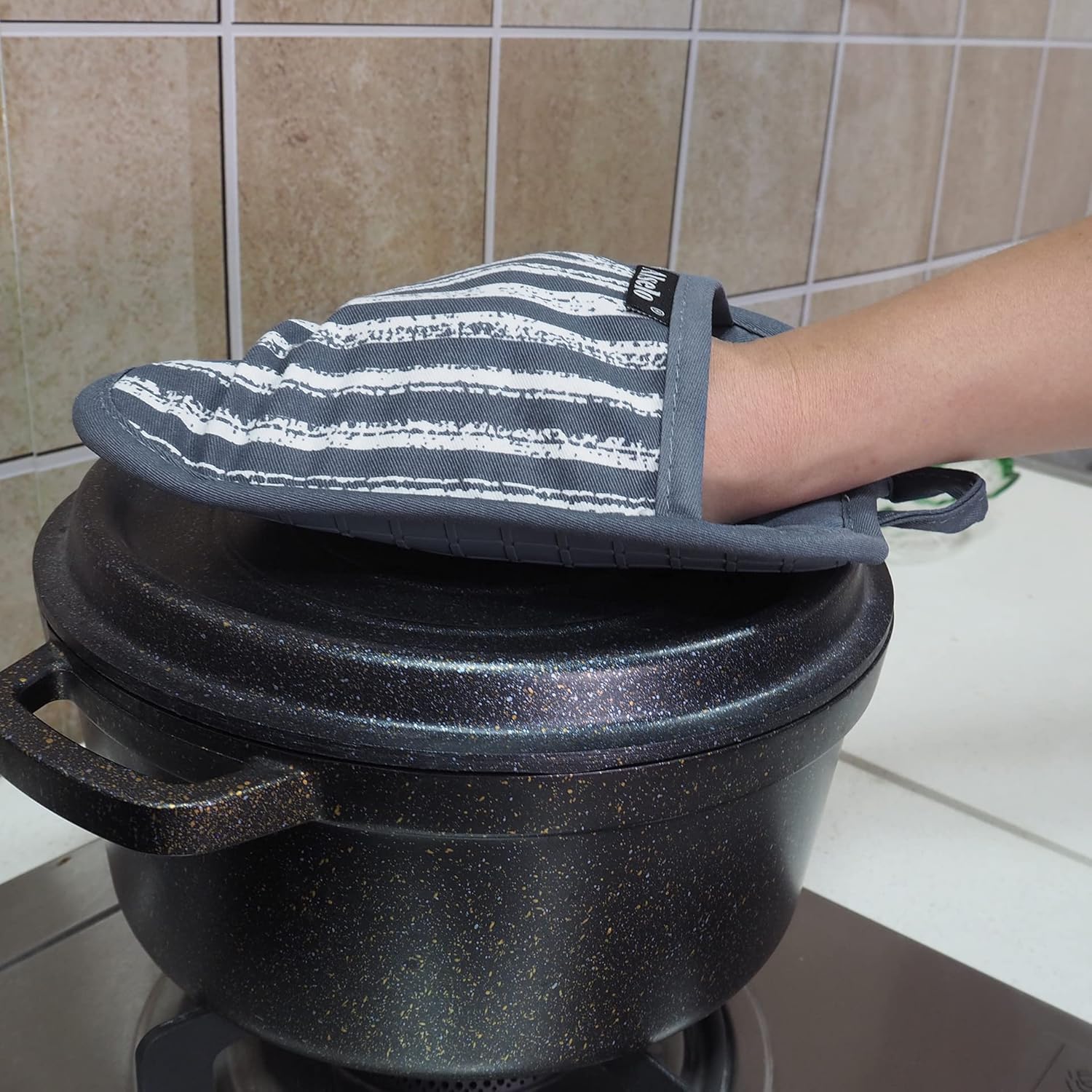 Heat-Resistant Silicone Pot Holders for Baking Cooking Non-Slip Kitchen Essentials