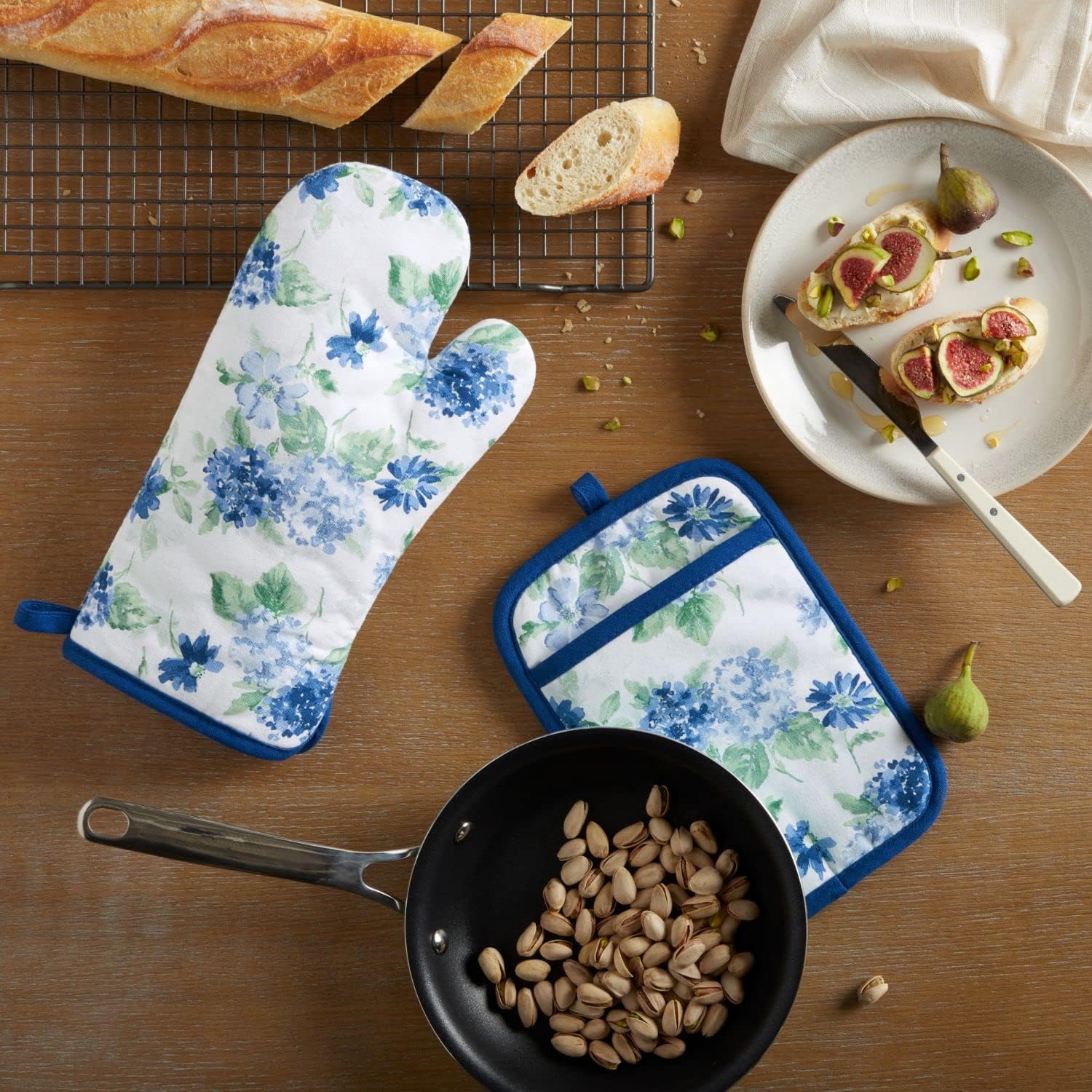 Martha Stewart Amber Floral Oven Mitt Set 2 Pack