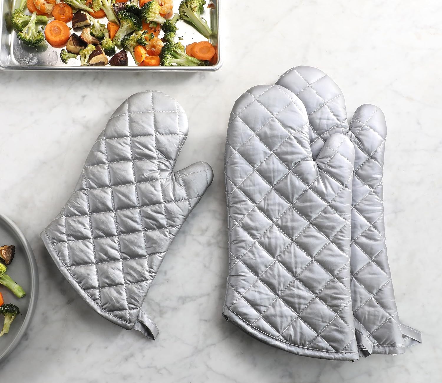 New Star Foodservice 1028652 Oven Mitts Set of 2 13-Inch
