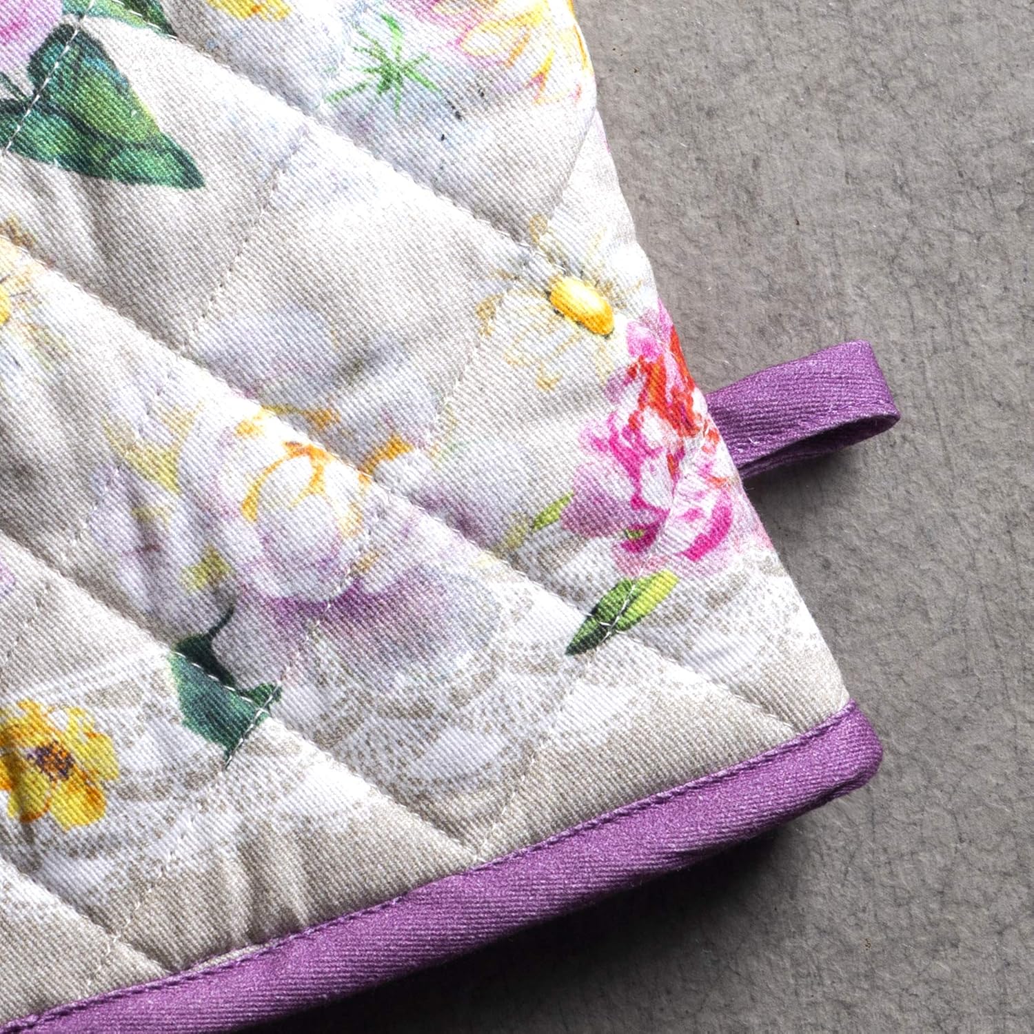 Keep Hands Safe in the Kitchen Heat-Resistant Oven Mitt Pot Holder Set