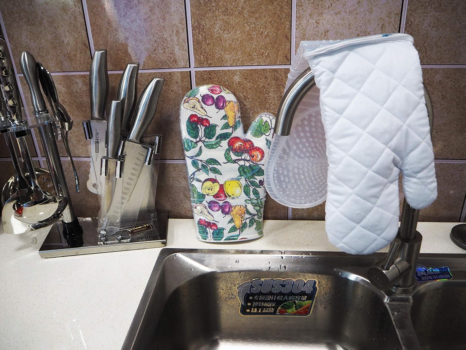 3-Piece Heat-Resistant Silicone Oven Mitts