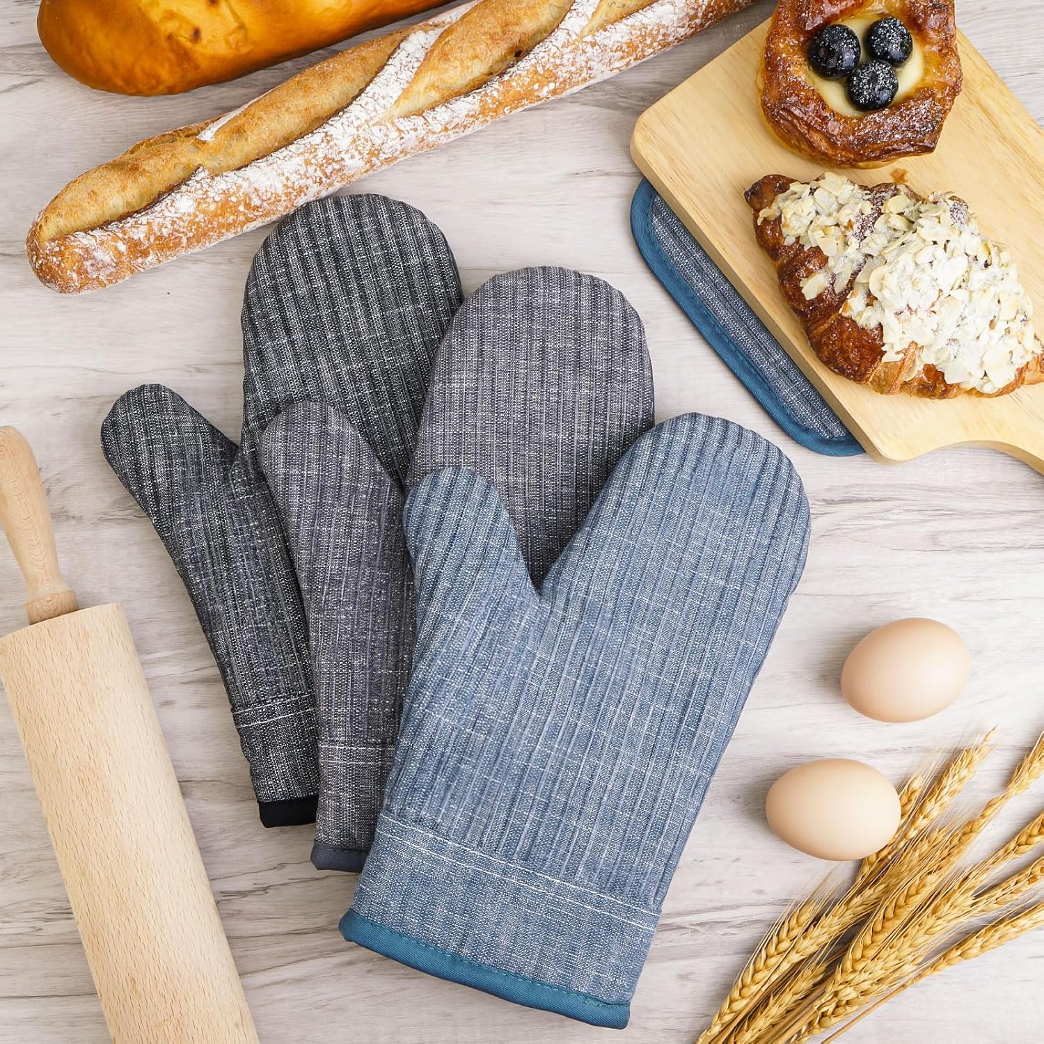 Cusira Premium Oven Mitts Pot Holder Set