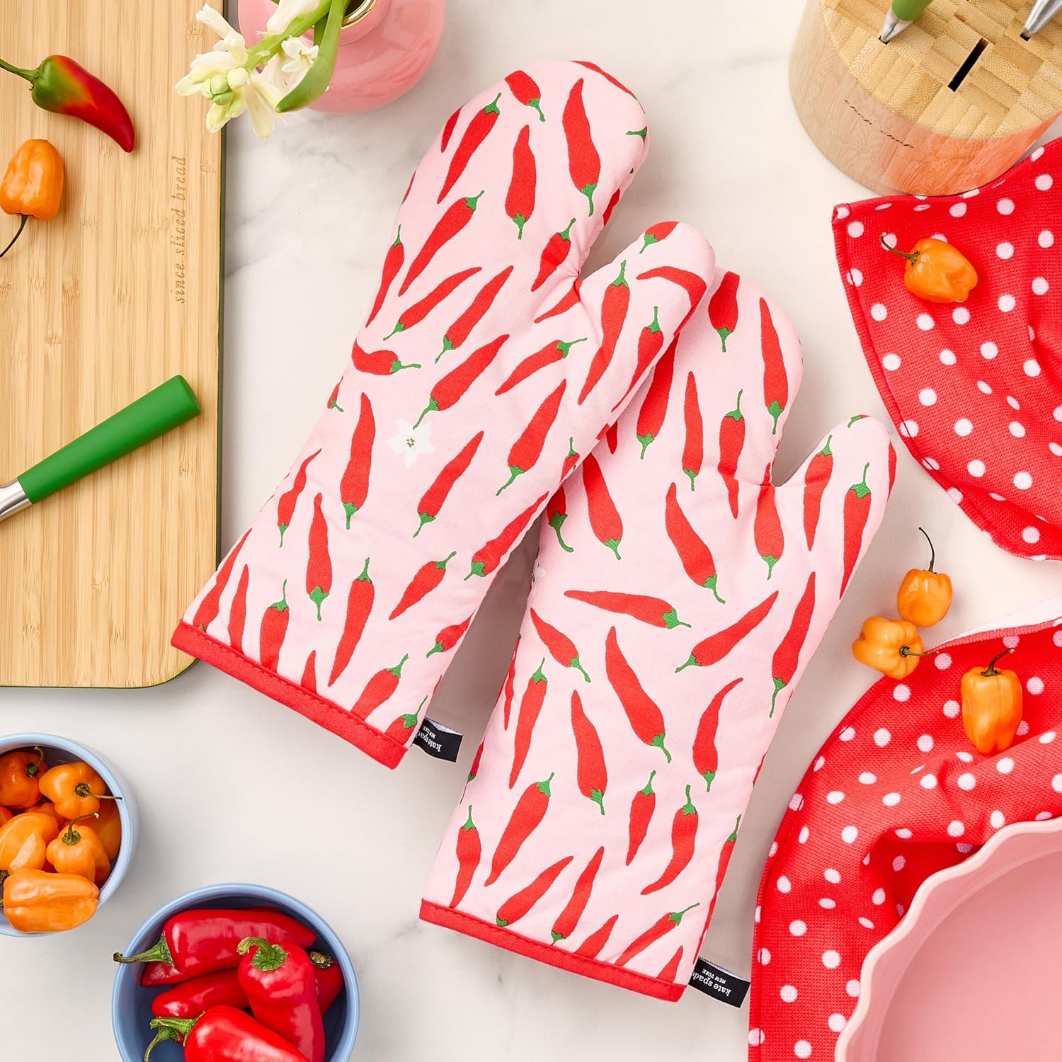 Kate Spade New York Hot Peppers Oven Mitt Set